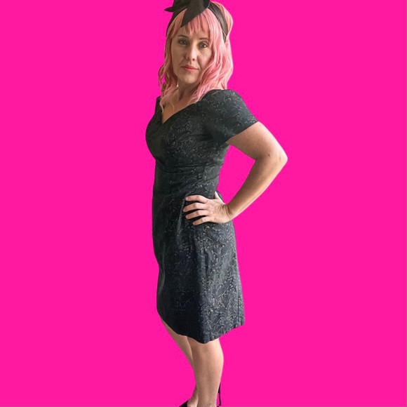 90s “All that Jazz” Off the Shoulder Sheath Dress - Picture 3 of 5